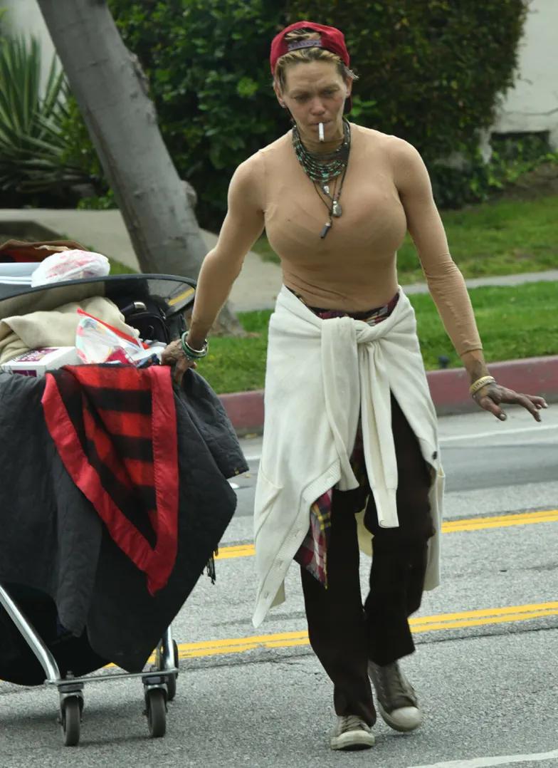 Лони Уиллисон пытается выжить на улице.