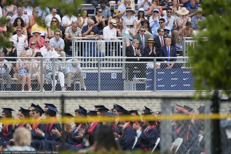 Сын Дональда и Мелании Трамп окончил среднюю школу