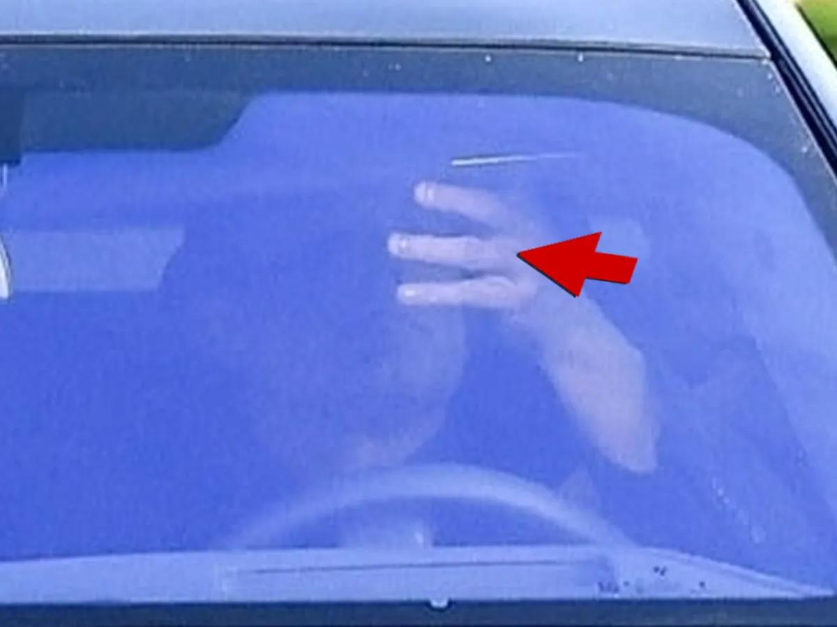 Бен Аффлек «попался» без обручального кольца!