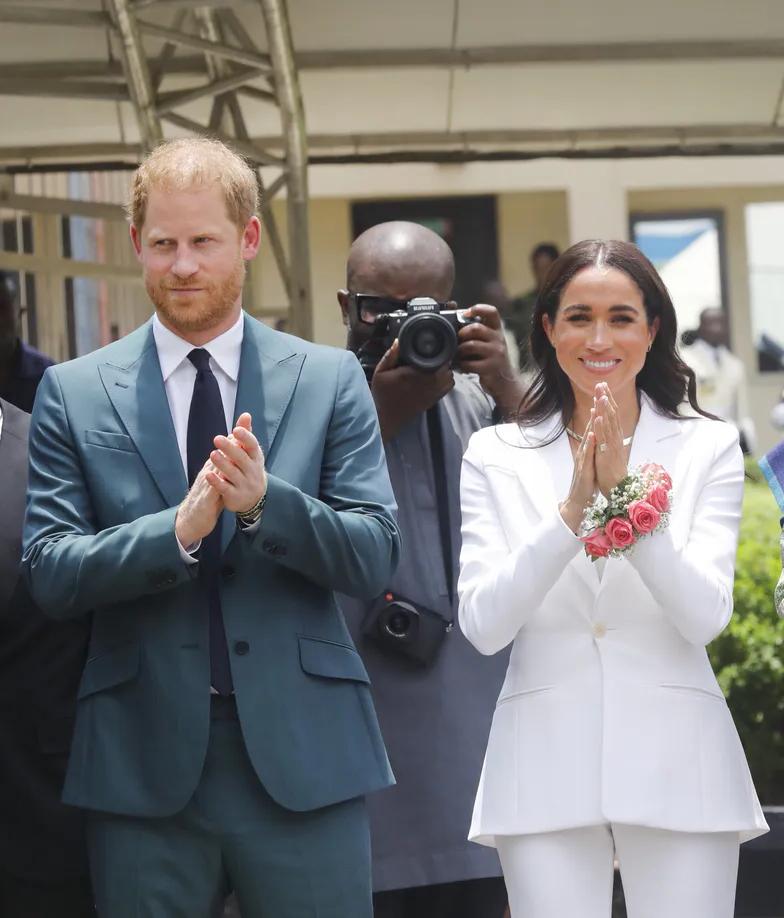 Меган Маркл и принц Гарри в Нигерии Меган Маркл и принц Гарри в Нигерии