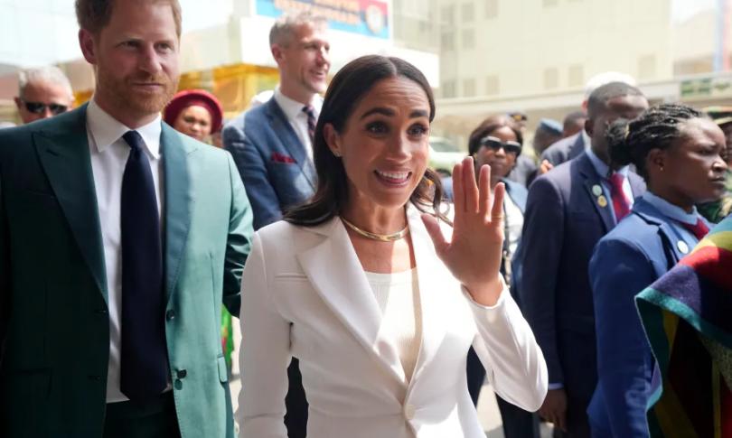Меган Маркл и принц Гарри в Нигерии Меган Маркл и принц Гарри в Нигерии