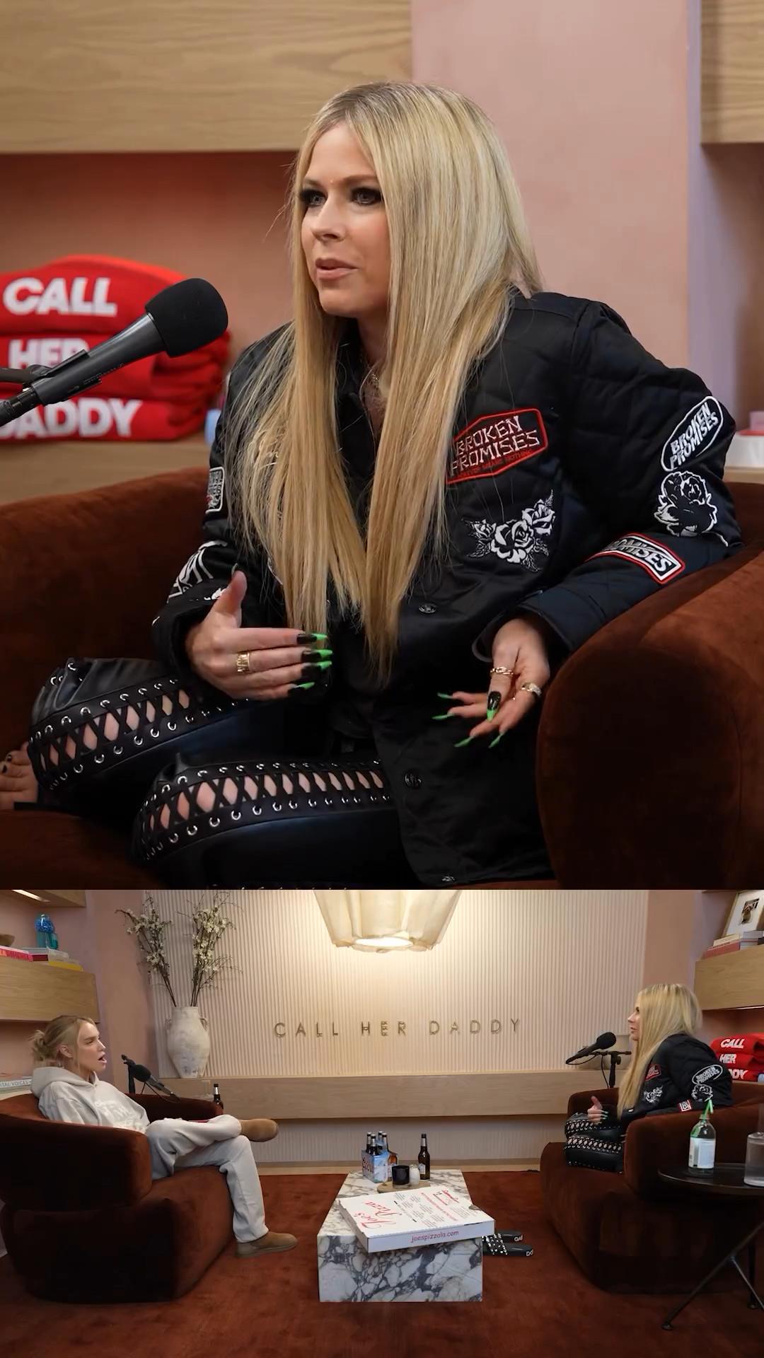 Аврил Лавин на шоу «Call Her Daddy» Аврил Лавин на шоу «Call Her Daddy»