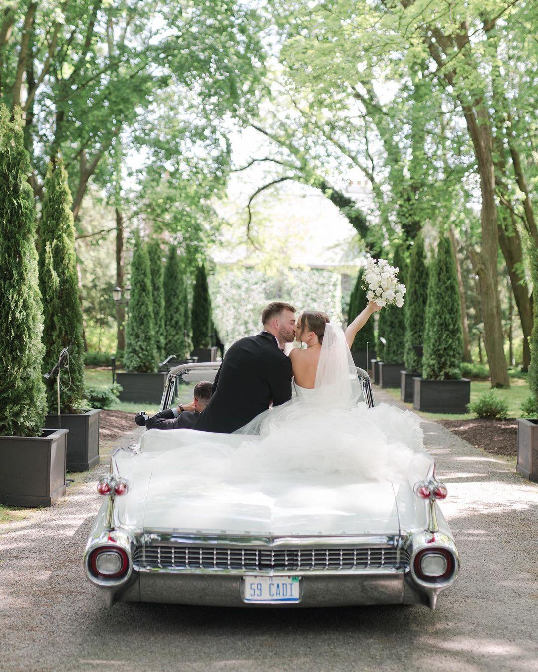 Дочь Эминема вышла замуж! Появились первые фотографии с церемонии Дочь Эминема вышла замуж! Появились первые фотографии с церемонии