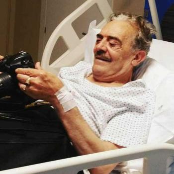 Он следит за звездами уже 60 лет. «Король» попадал в отделение неотложной помощи 160 раз, одни накладывали ему швы, другие ломали ребра