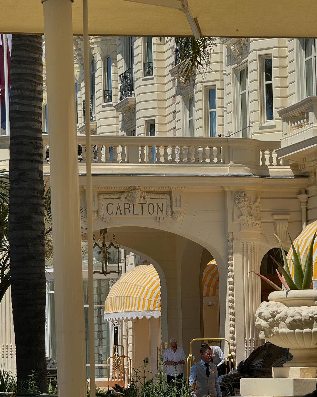 Роузи Хантингтон-Уайтли опубликовала в сети очень смелое фото.