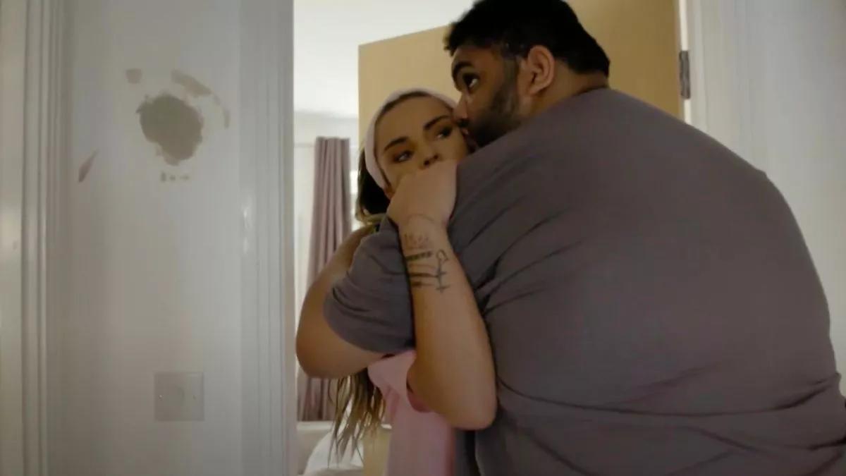 Кэти Прайс отдала сына в интернат