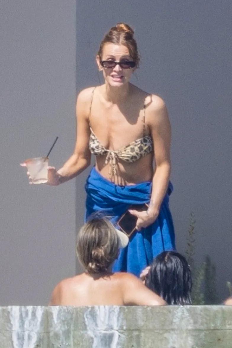 Эшли Симпсон в бикини