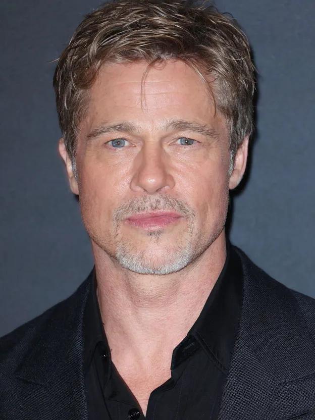 Дочь Анджелины Джоли и Брэда Питта отказалась от фамилии отца? Дочь Анджелины Джоли и Брэда Питта отказалась от фамилии отца?