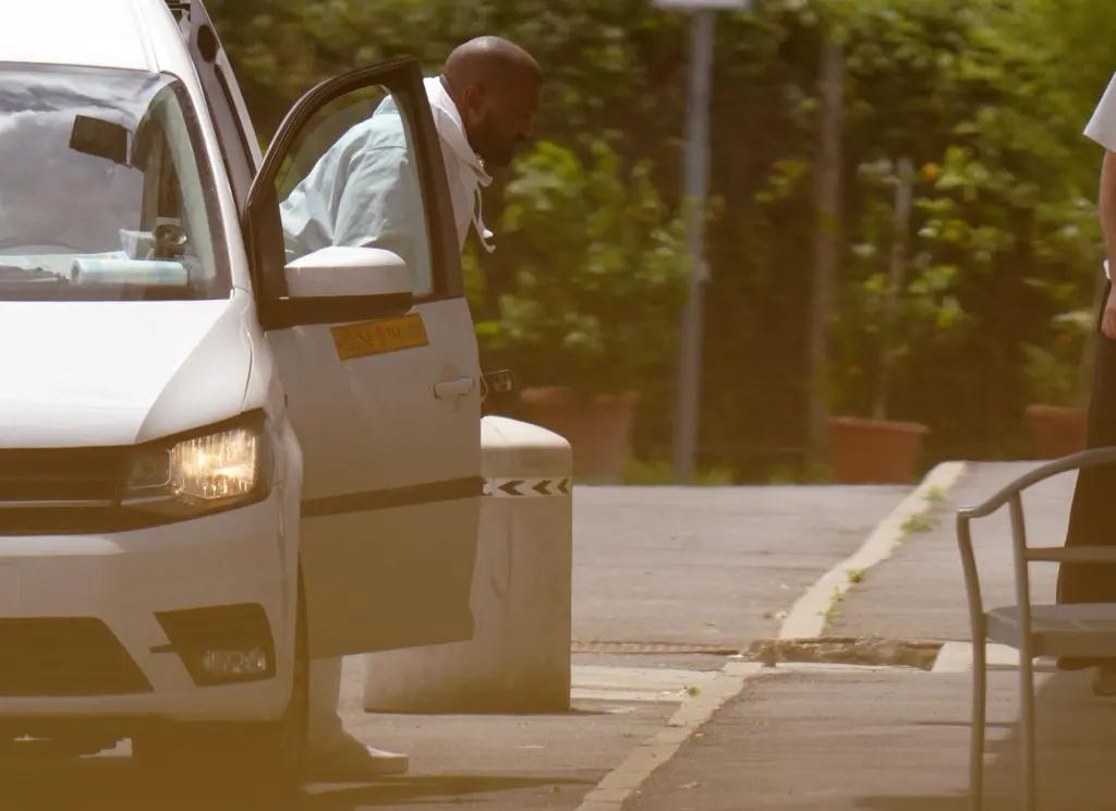 Бьянка Цензори в крошечном купальнике в Прато, Италия.