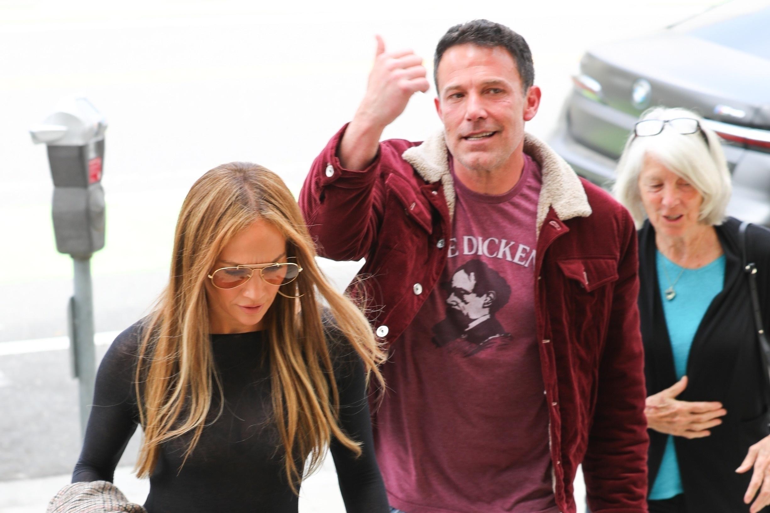 Дженнифер Лопес и Бен Аффлек сходили на баскетбольный матч