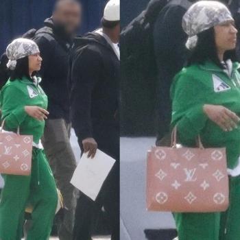 Ники Минаж без макияжа направляется к частному самолету