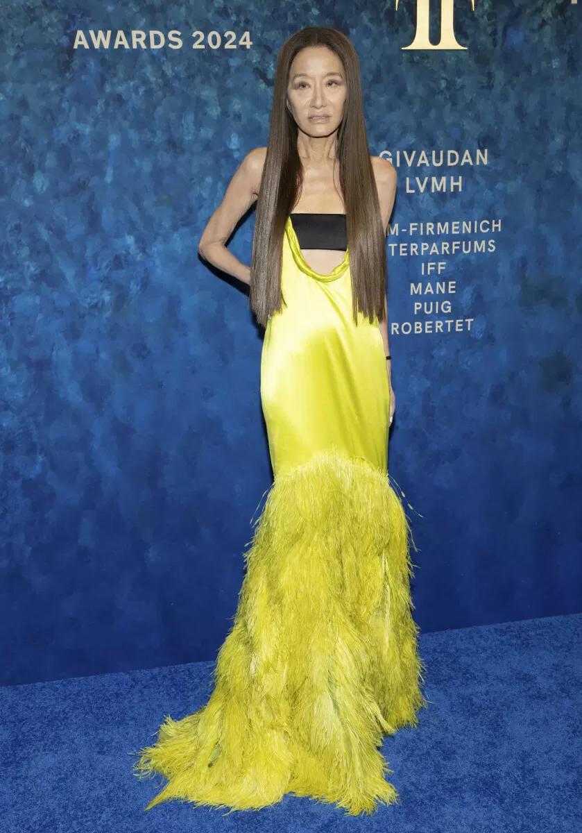 74-летняя Вера Вонг в коротком топе 74-летняя Вера Вонг в коротком топе