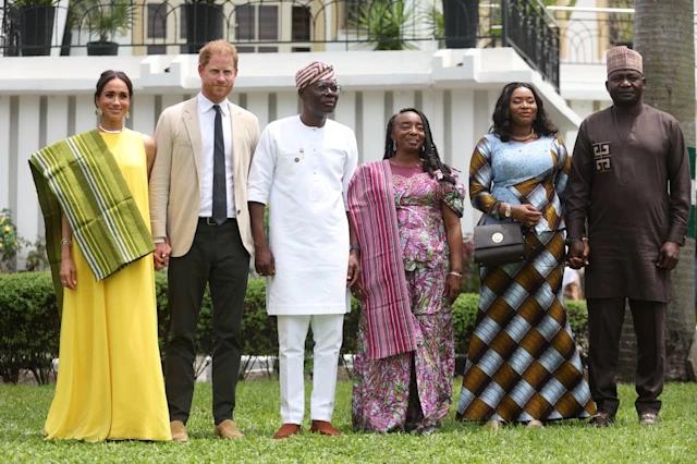 Меган Маркл выглядела шикарно в ярко-желтом платье Меган Маркл выглядела шикарно в ярко-желтом платье