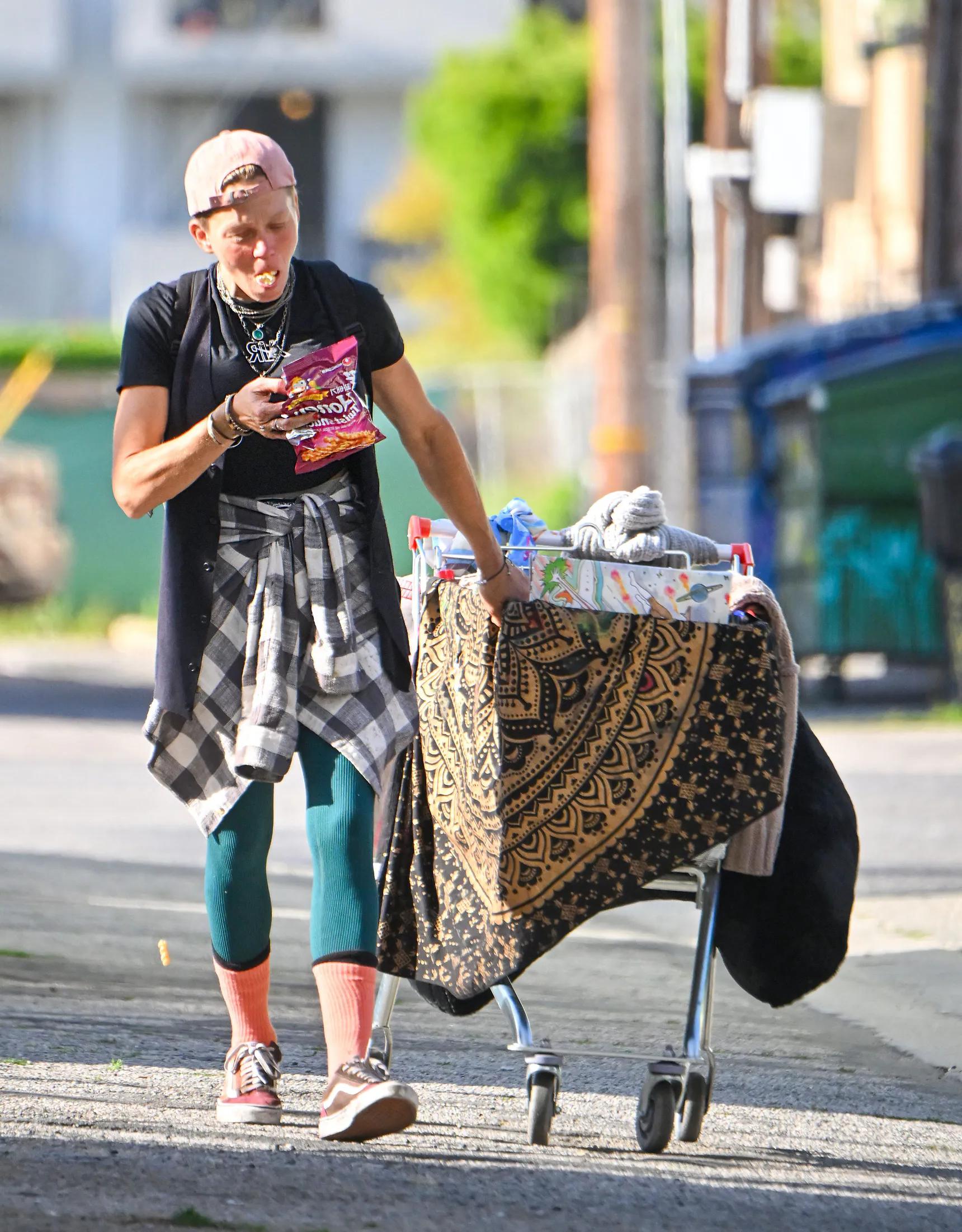 Лони Уиллисон уже много лет борется с проблемой бездомности