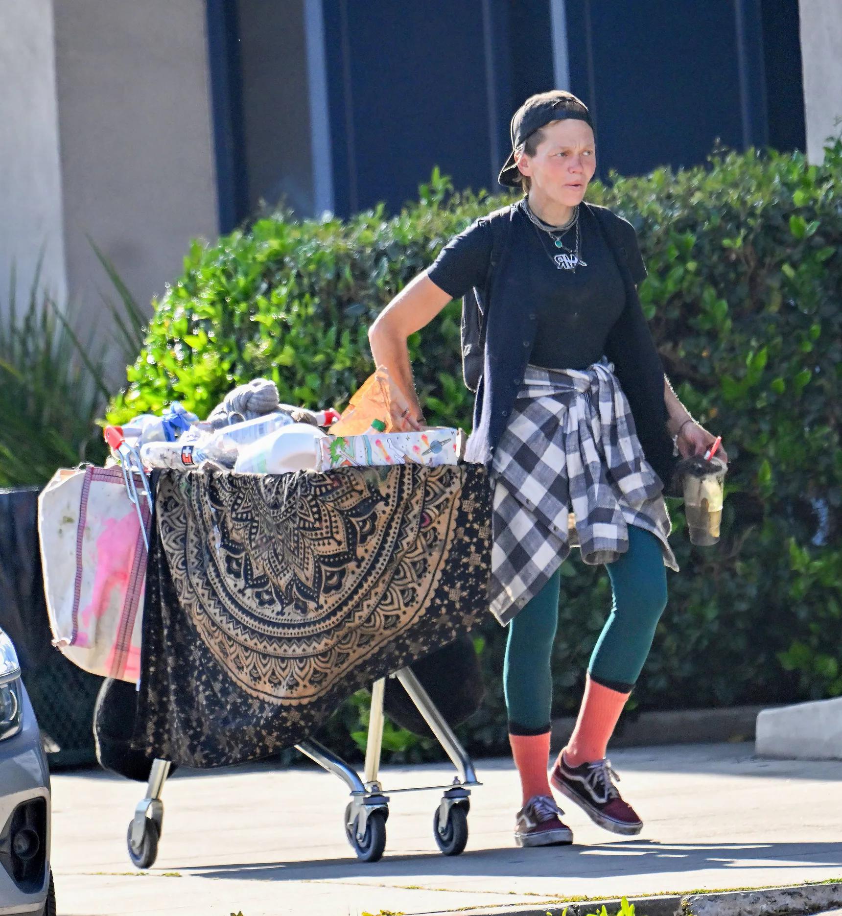 Лони Уиллисон уже много лет борется с проблемой бездомности