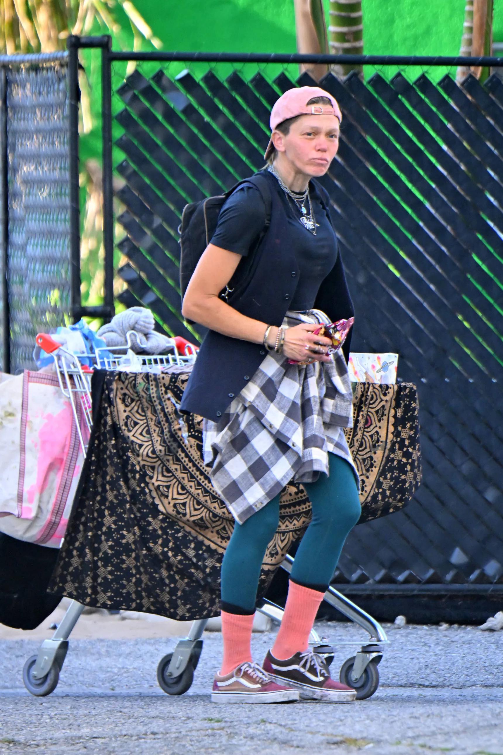 Лони Уиллисон уже много лет борется с проблемой бездомности