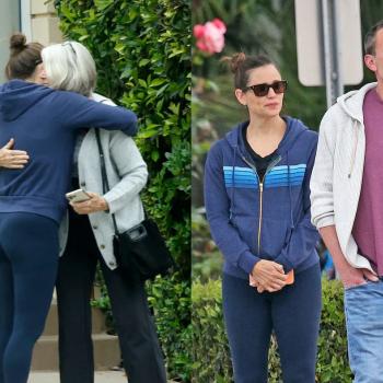 Бен Аффлек встретил Дженнифер Гарнер возле школы своего сына. Актриса обнималась с бывшей свекровью