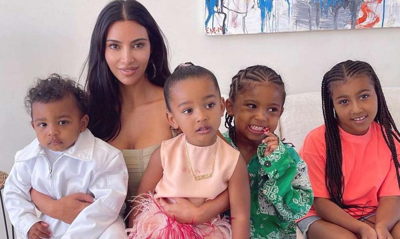 Ким Кардашьян жалуется на нехватку свободного времени Ким Кардашьян жалуется на нехватку свободного времени