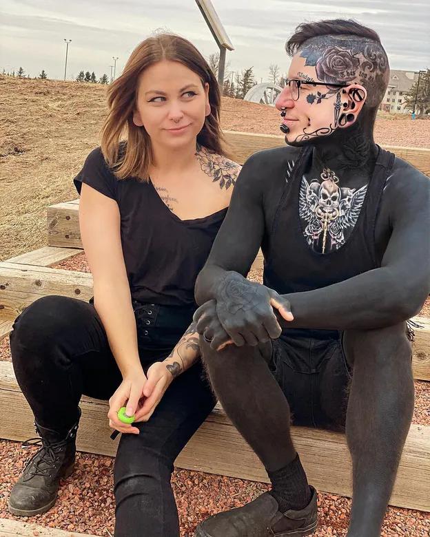 Реми Шофилд всю свою жизнь посвятил страсти к татуировкам Реми Шофилд всю свою жизнь посвятил страсти к татуировкам