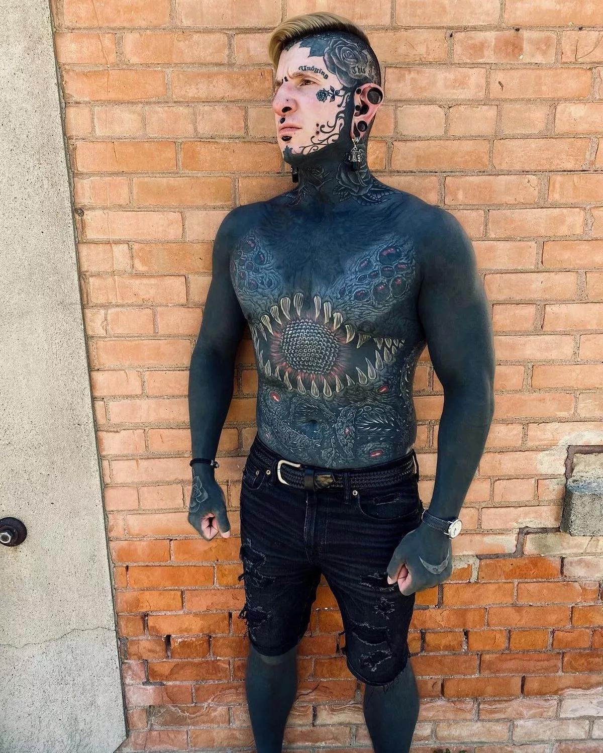 Реми Шофилд всю свою жизнь посвятил страсти к татуировкам Реми Шофилд всю свою жизнь посвятил страсти к татуировкам