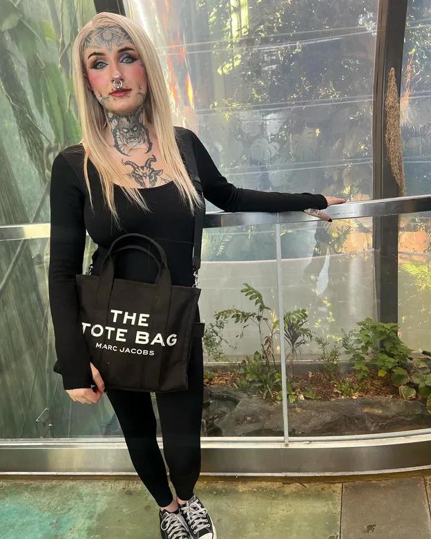 Тиктокер не устроился на работу из-за «демонических» татуировок Тиктокер не устроился на работу из-за «демонических» татуировок