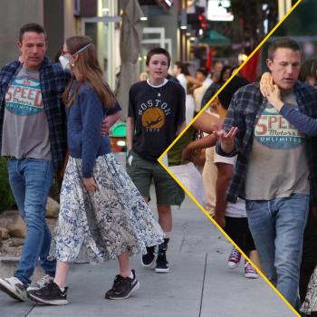 Бен Аффлек повёл своих детей поесть рамен. На пальце у него было блестящее обручальное кольцо