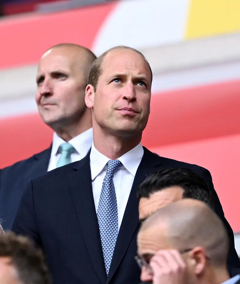 Принц Уильям болеет на матче Англия-Швейцария