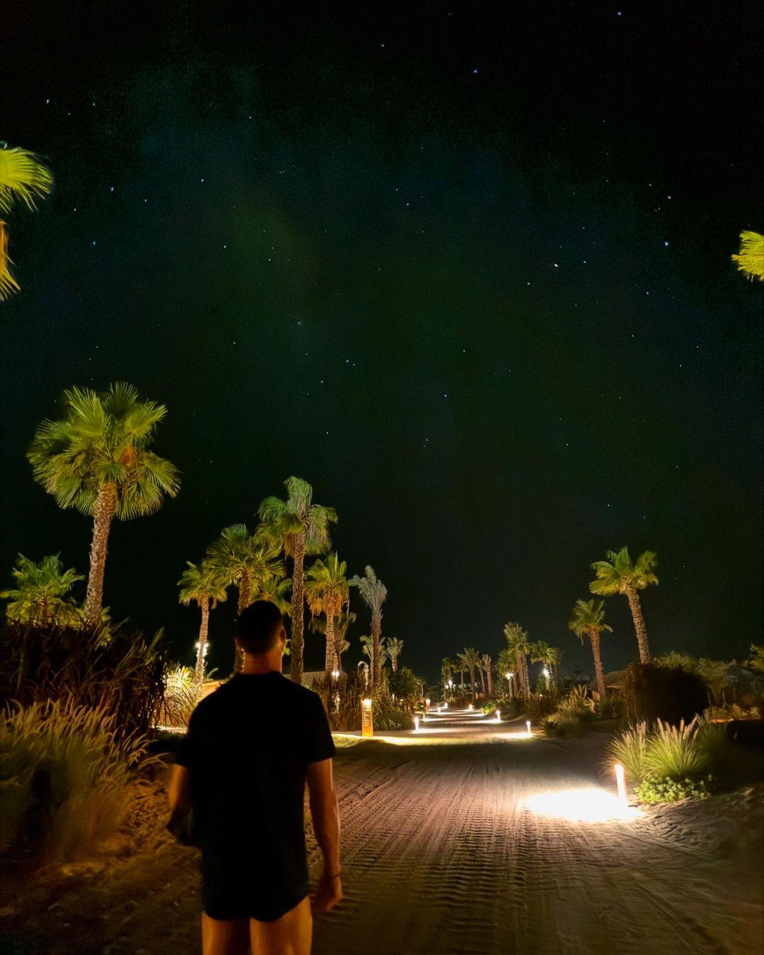 Джорджина Родригес демонстрирует свою фигуру