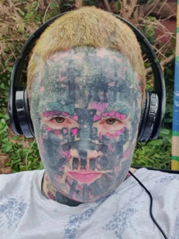 У Мелиссы Слоан БОЛЕЕ 800 татуировок У Мелиссы Слоан БОЛЕЕ 800 татуировок