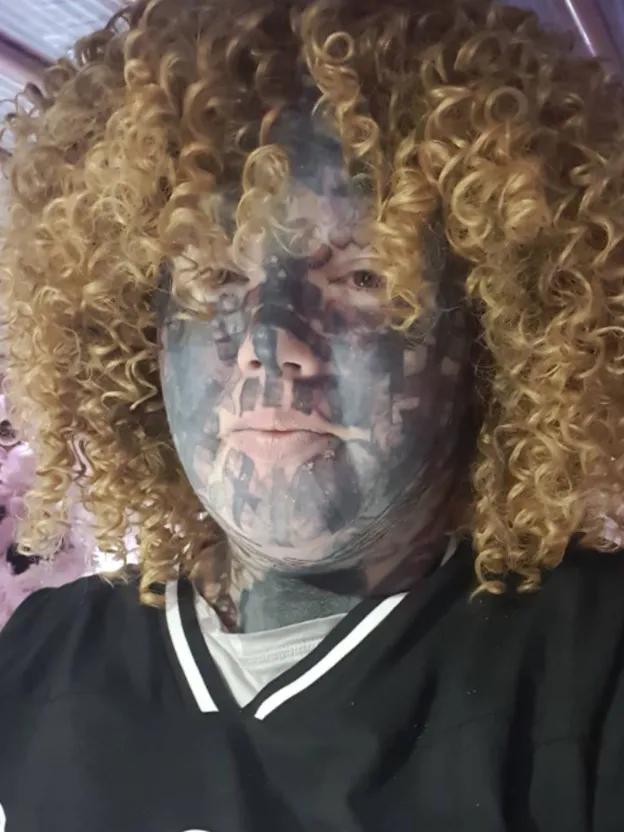 У Мелиссы Слоан БОЛЕЕ 800 татуировок У Мелиссы Слоан БОЛЕЕ 800 татуировок