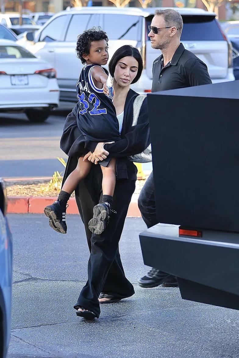 Ким Кардашьян без макияжа Ким Кардашьян без макияжа