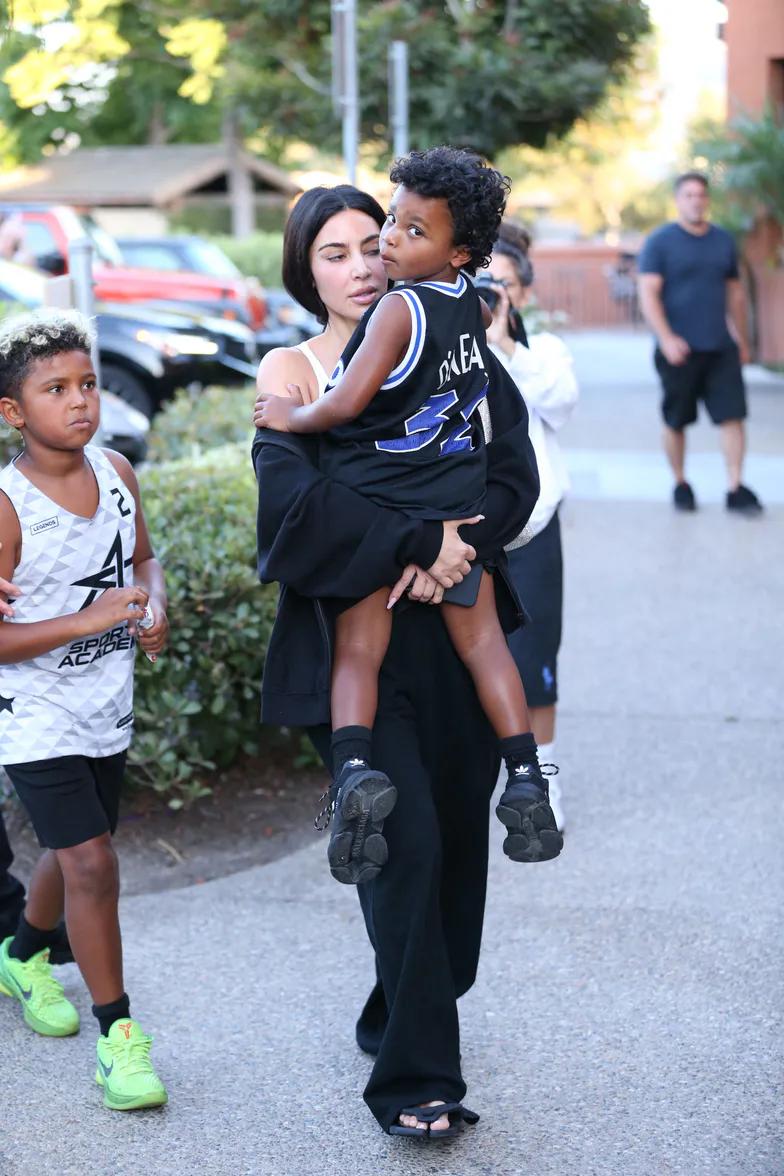 Ким Кардашьян без макияжа Ким Кардашьян без макияжа