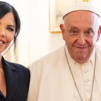 Джефф Безос добрался до Ватикана, Лорен Санчес поговорила с Папой Римским