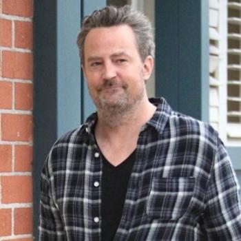 Помощник Мэттью Перри арестован! Именно он ввел ему кетамин, что стало причиной смерти актера