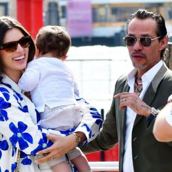 Бывший муж Дженнифер Лопес отмечает день рождения своей на 30 лет младшей женой