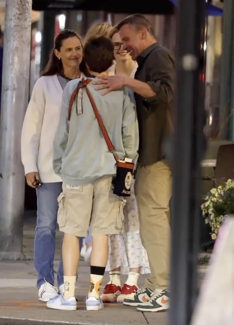 Бен Аффлек с бывшей женой и детьми