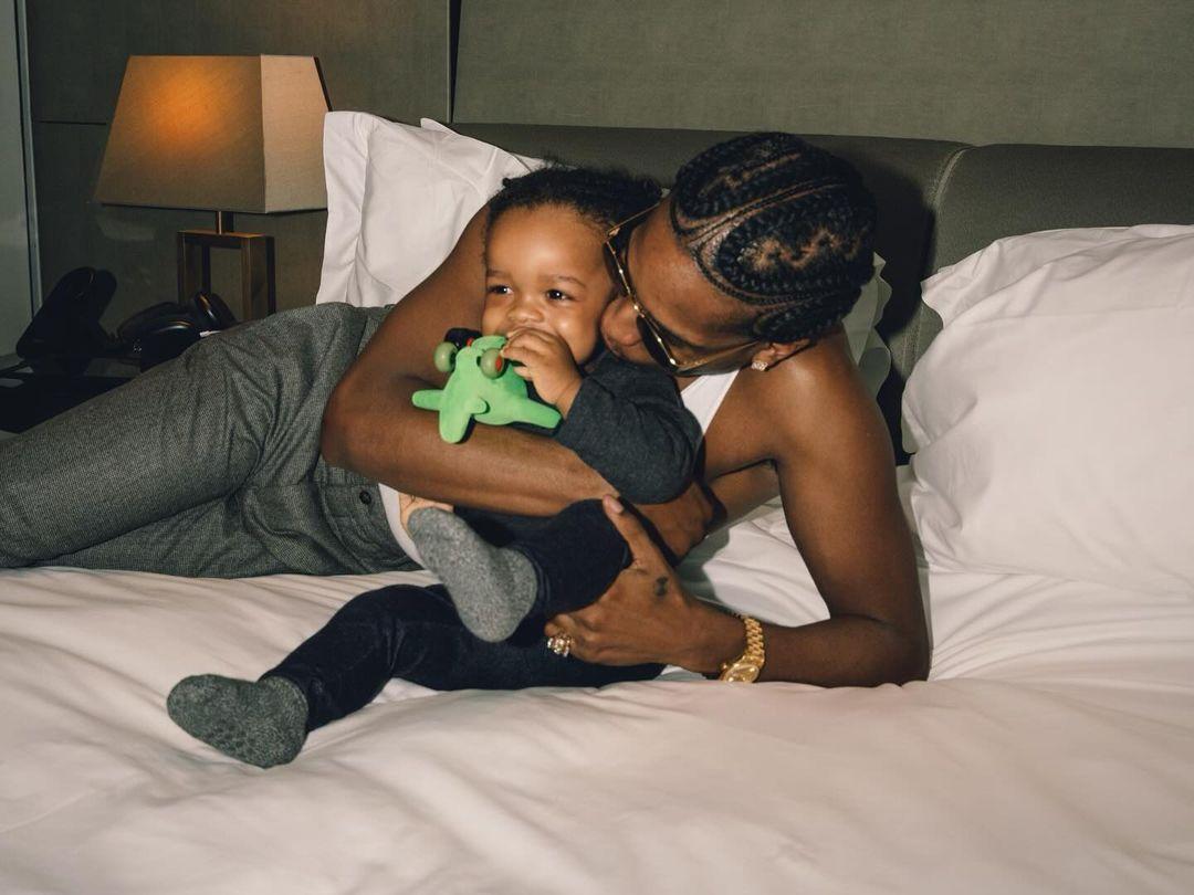 Asap Rocky показал фото Рианны с детьми