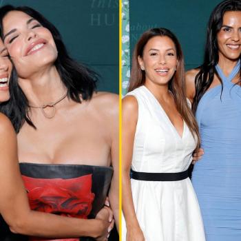 Лорен Санчес пришла на вечеринку в эффектном черном платье