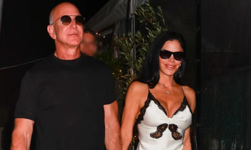 Лорен Санчес в платье-комбинации на свидание Лорен Санчес в платье-комбинации на свидание