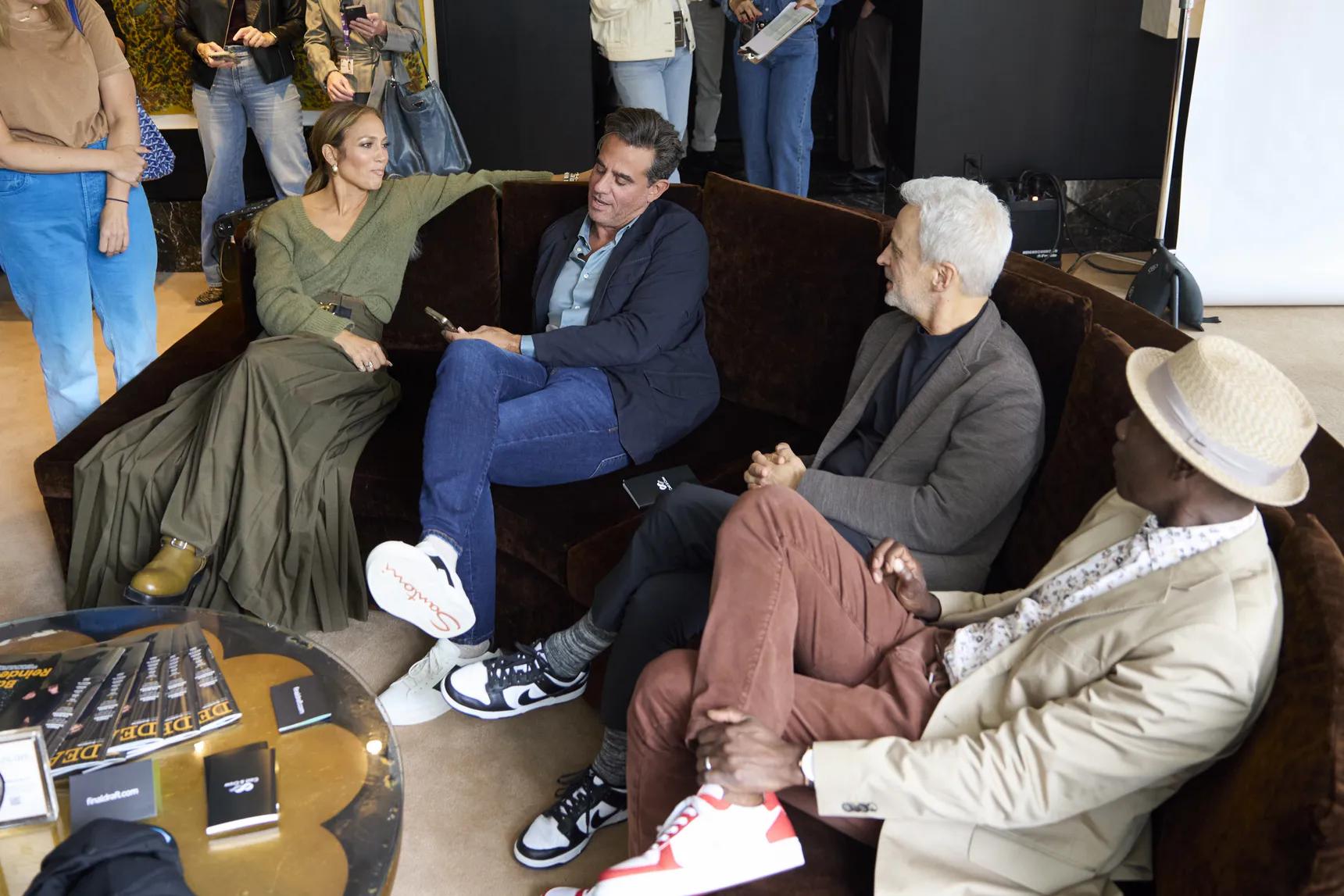 Дженнифер Лопес выглядела хмурой на вечеринке в Торонто