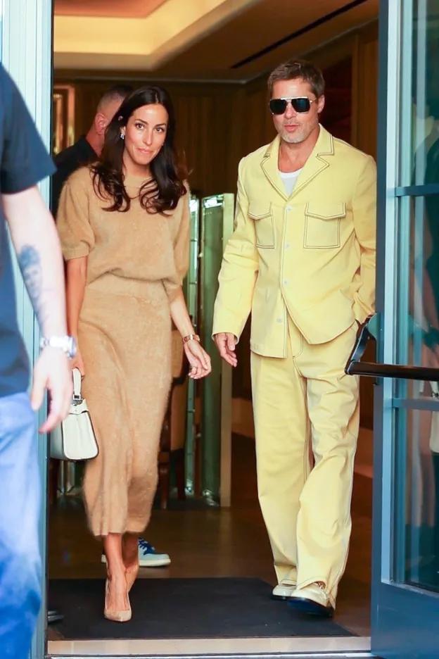 Брэд Питт с Инес де Рамон в Нью-Йорке Брэд Питт с Инес де Рамон в Нью-Йорке