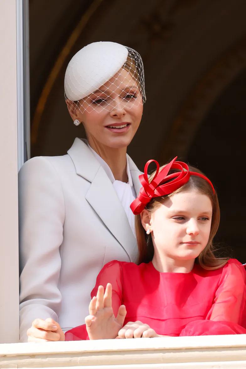 Принцесса Шарлин с улыбкой на лице Принцесса Шарлин с улыбкой на лице