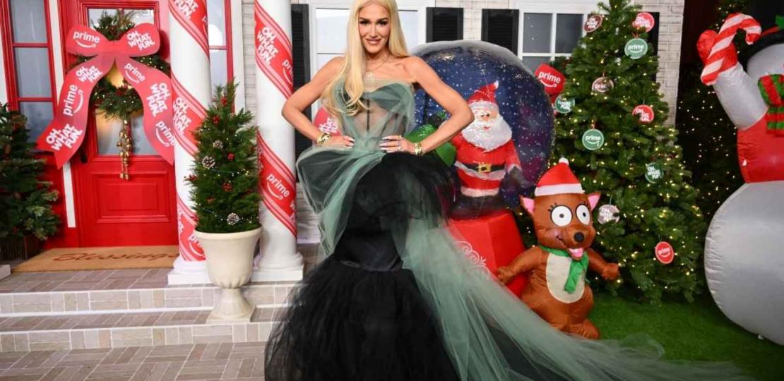 Вечно молодая Гвен Стефани улыбается в тюлевом платье и украшениях, подаренных мужем