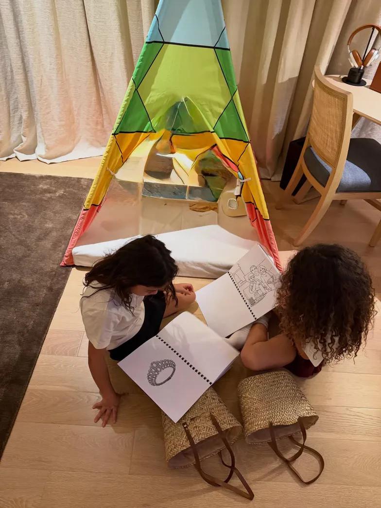 Джорджина Родригес представляет семейные фотографии и сумк