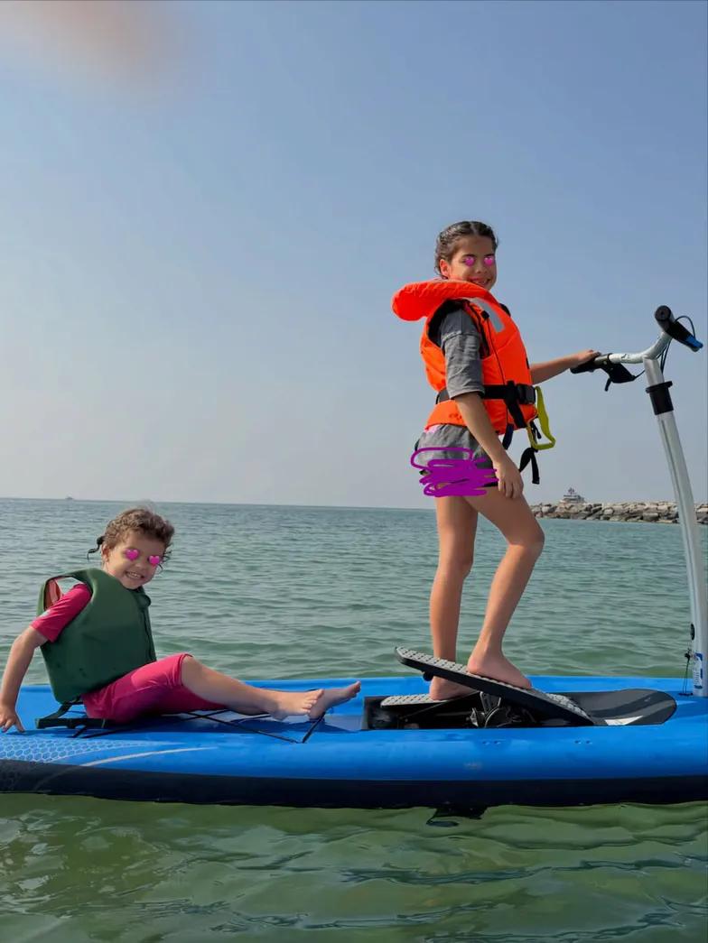 Джорджина Родригес представляет семейные фотографии и сумк