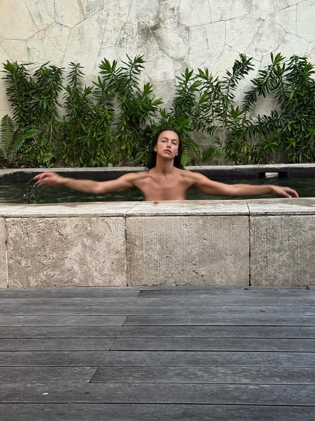 Ирина Шейк демонстрирует свою фигуру