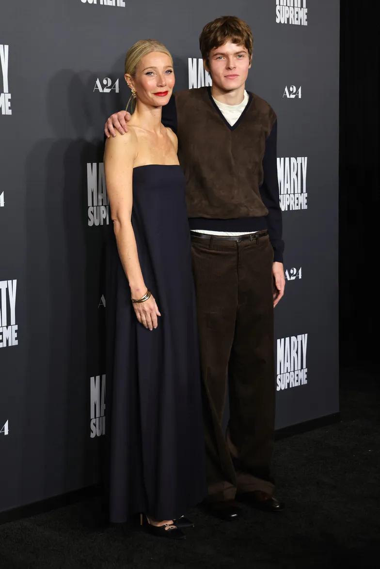 Гвинет Пэлтроу продемонстрировала своего сына на красной дорожке