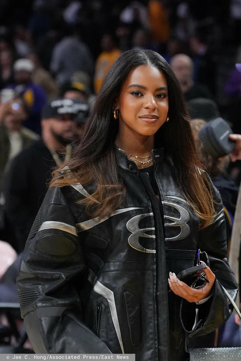 Джей Зи и Блю Айви Картер на матче НБА Джей Зи и Блю Айви Картер на матче НБА