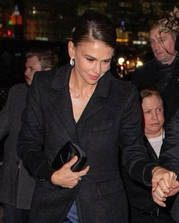 Хью Джекман “пойман” с Саттон Фостер