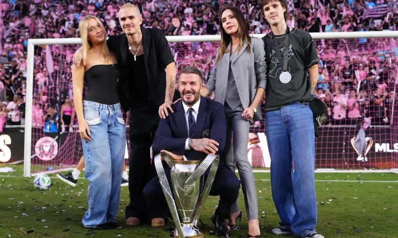 Виктория и Дэвид Бекхэм со своими детьми